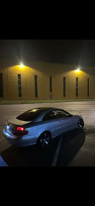 Mercedes-Benz Clk-Class 2004 photo 2