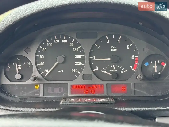 BMW 3 Series 2001 photo 2