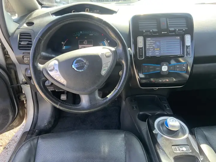 Nissan Leaf 2014 photo 4