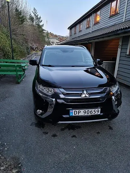 Mitsubishi Outlander 2016 photo 2