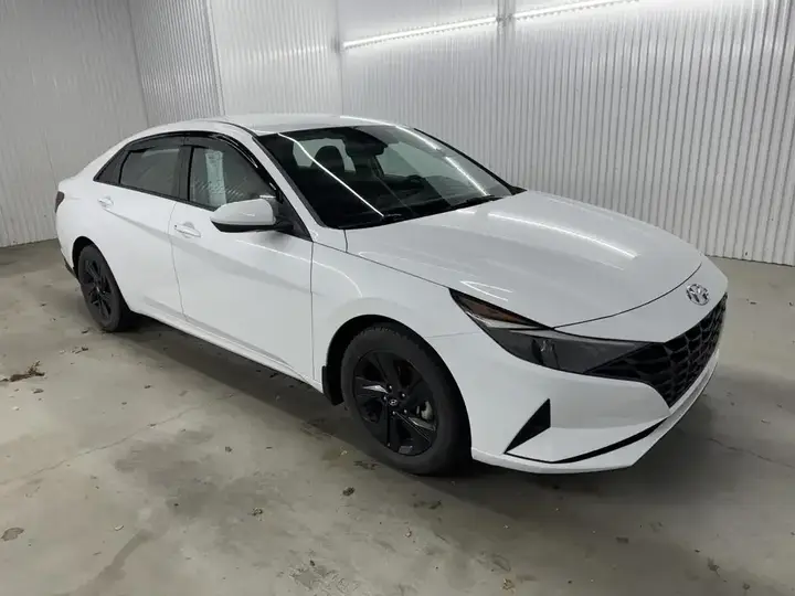 Hyundai Elantra 2023 photo 5