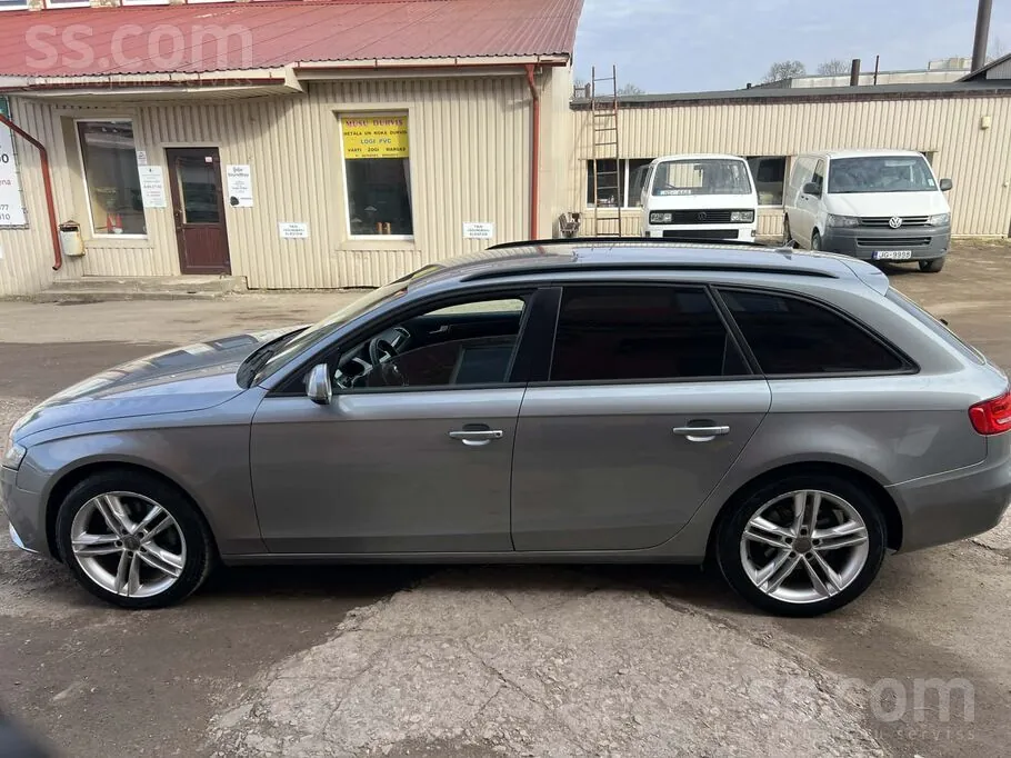 Audi A4 2010 photo 4