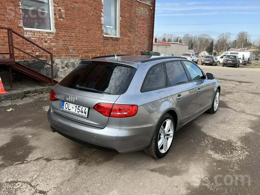 Audi A4 2010 photo 5