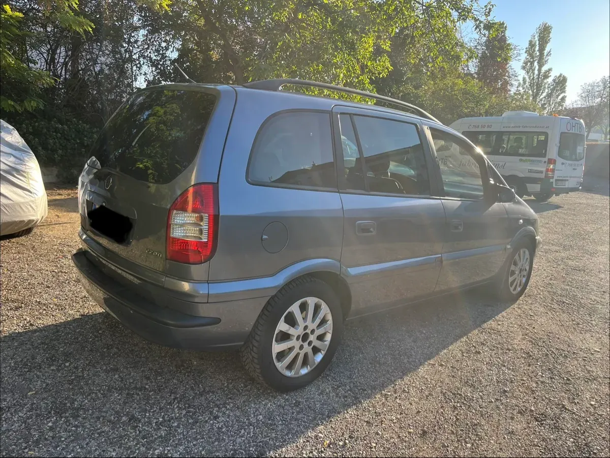 Opel Zafira 2005 photo 3