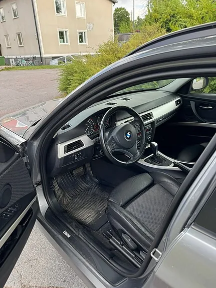 BMW 320D 2011 photo 4