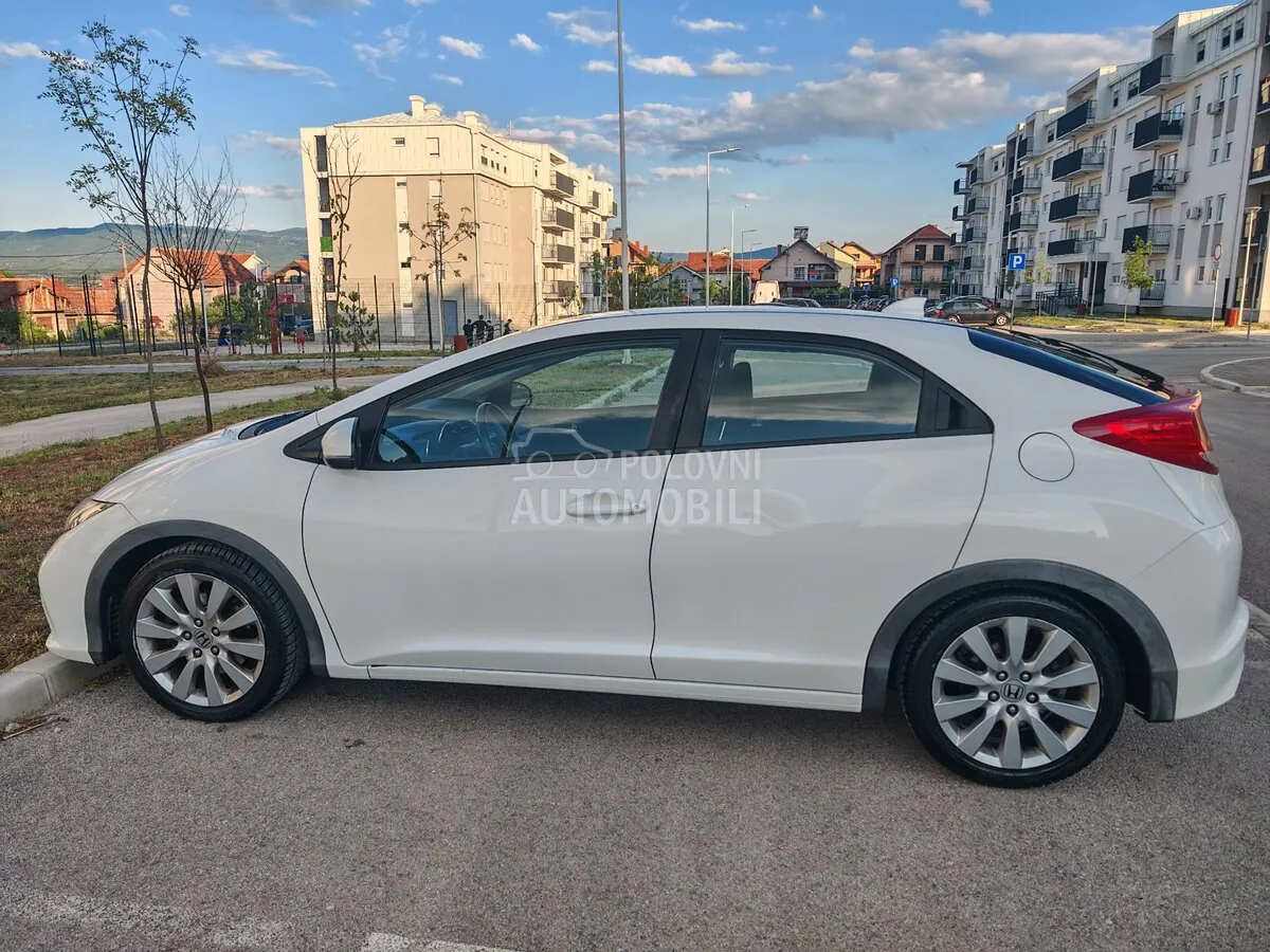 Honda Civic 2013 photo 4