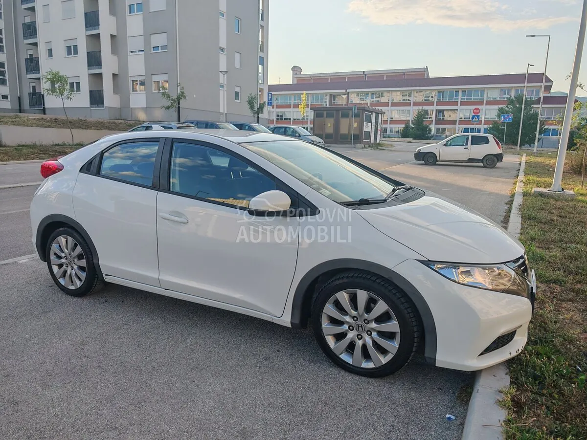 Honda Civic 2013 photo 3