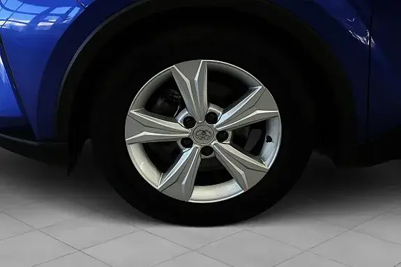 Toyota C-Hr 2023 photo 2