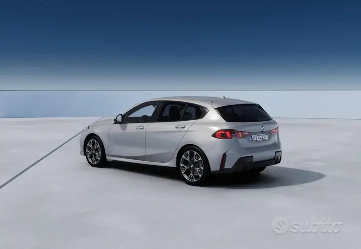 BMW 1 Series 2023 photo 2