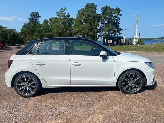 Audi A1 2016 photo 3