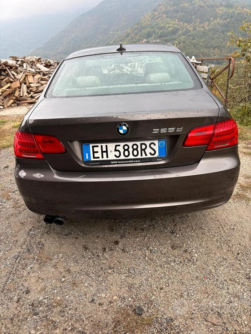 BMW 325D 2011 photo 3