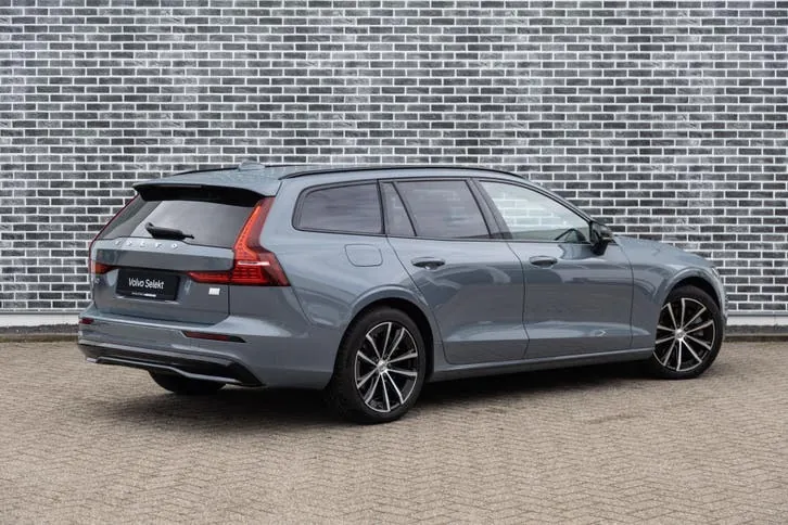 Volvo V60 2023 photo 3