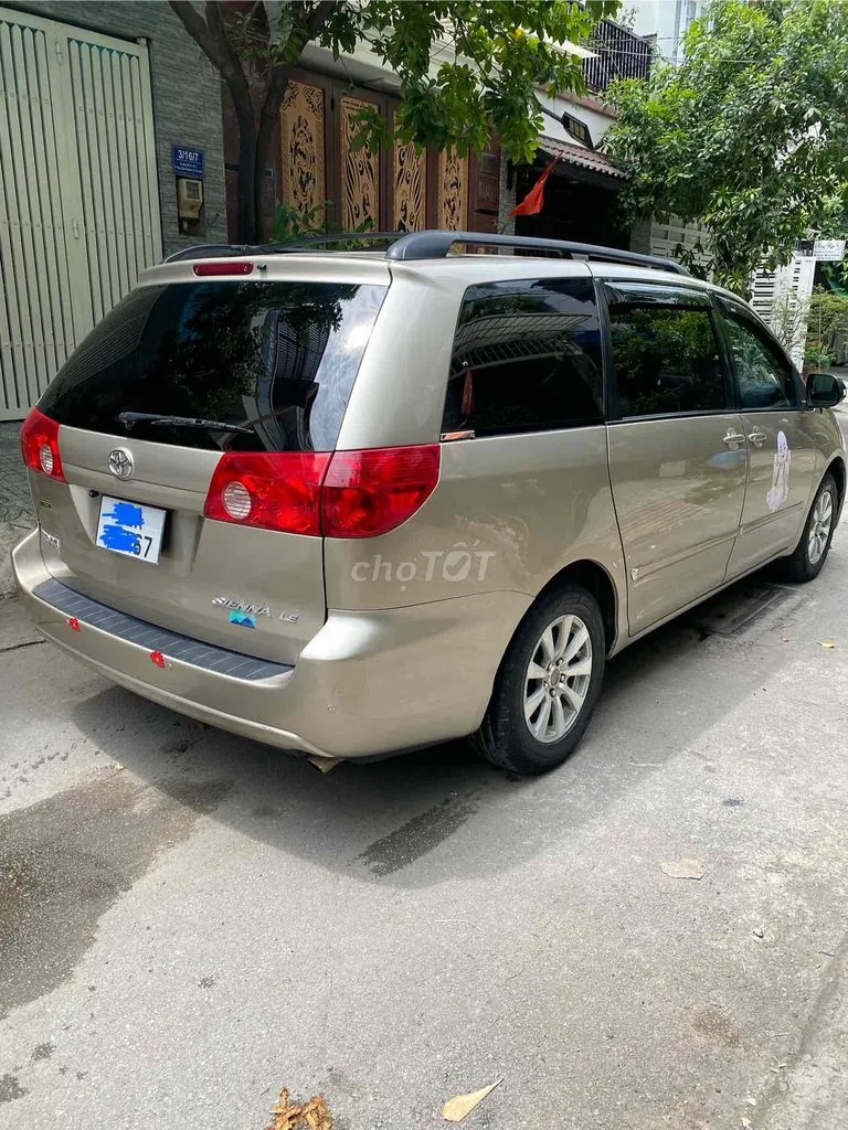 Toyota Sienna 2007 photo 4
