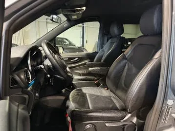 Mercedes-Benz V-Class 2023 photo 3