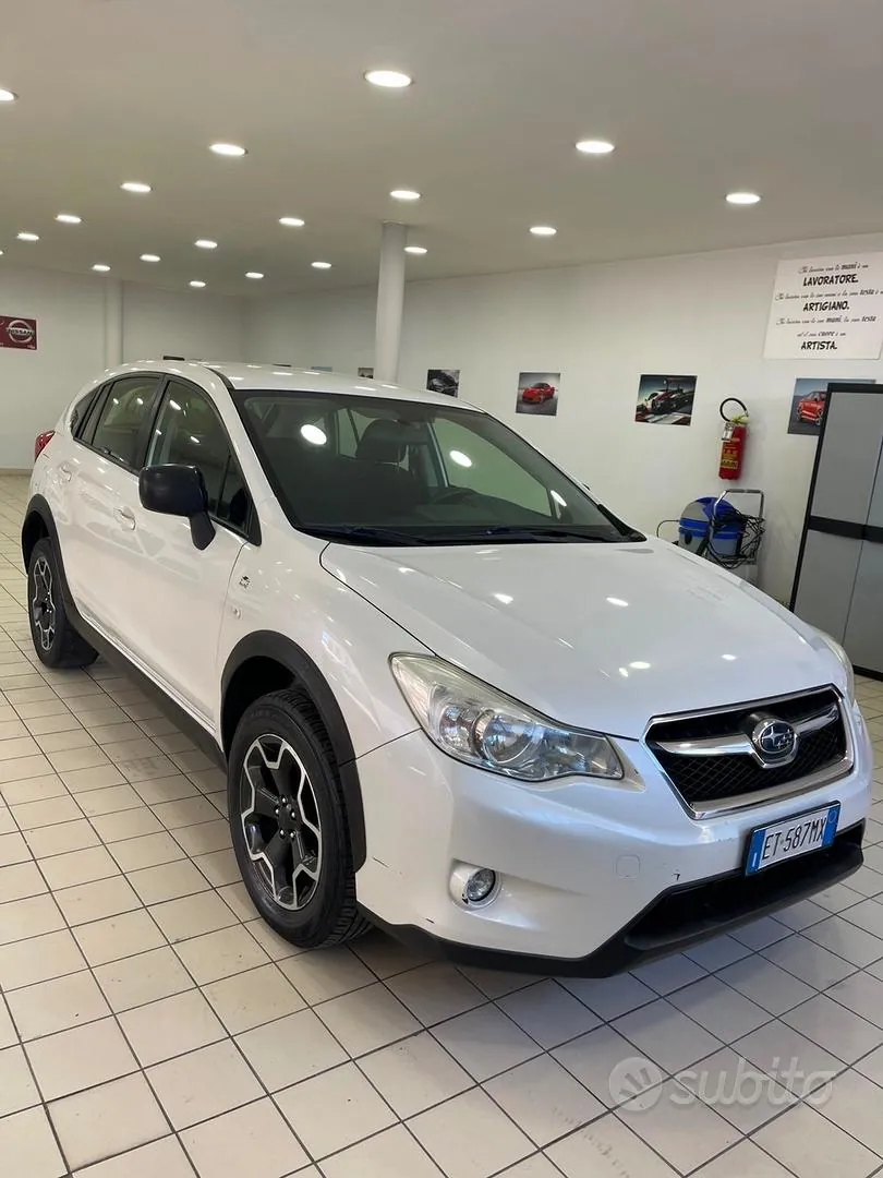 Subaru Xv 2013 photo 2