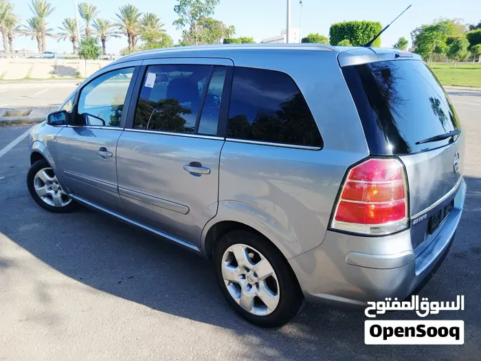 Opel Zafira 2011 photo 4
