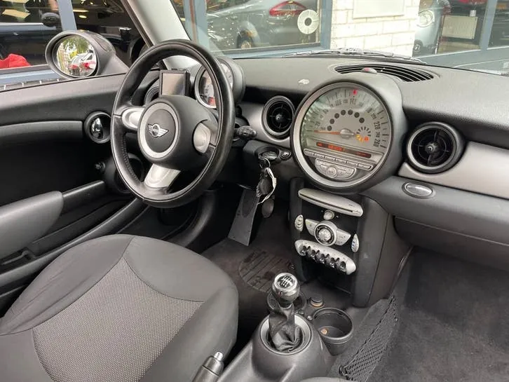 Mini Clubman 2011 photo 2