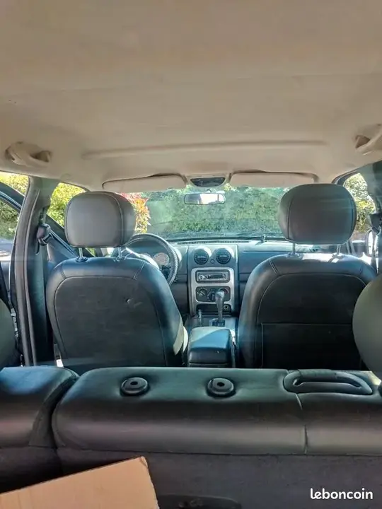 Jeep Cherokee 2003 photo 3