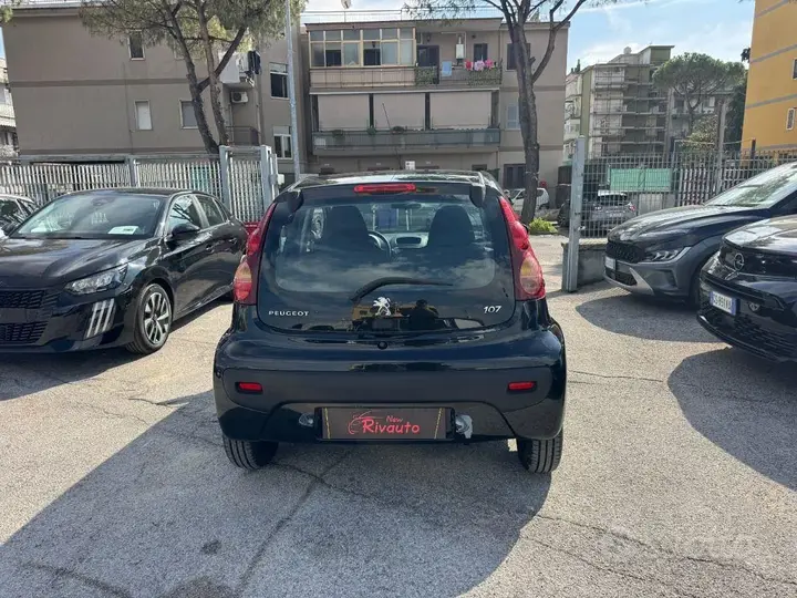 Peugeot 107 2012 photo 5