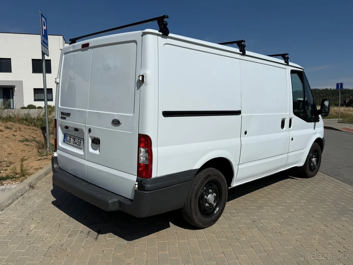 Ford Transit photo 3