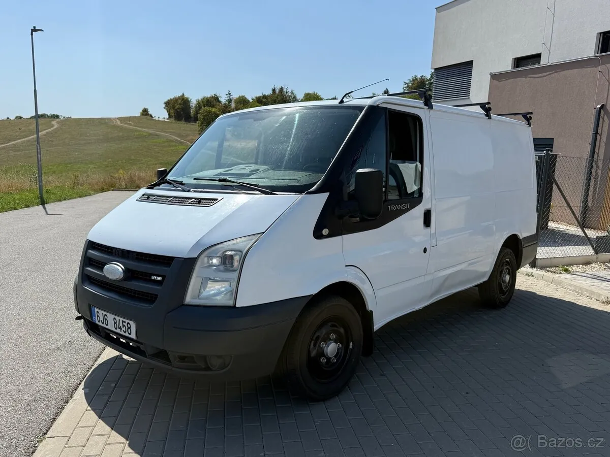 Ford Transit photo 2