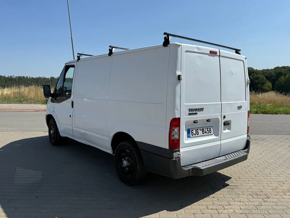 Ford Transit photo 4