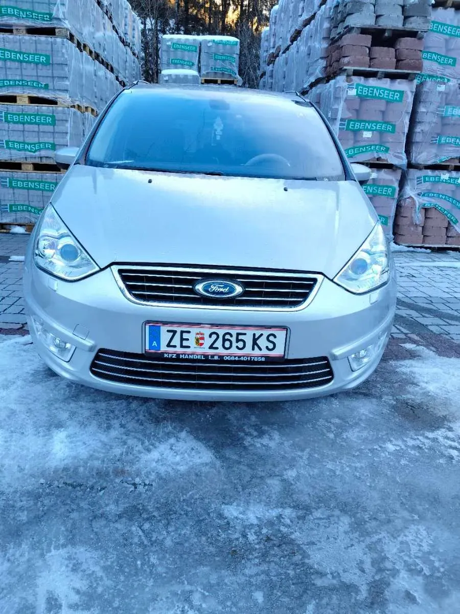 Ford Galaxy 2011 photo 3