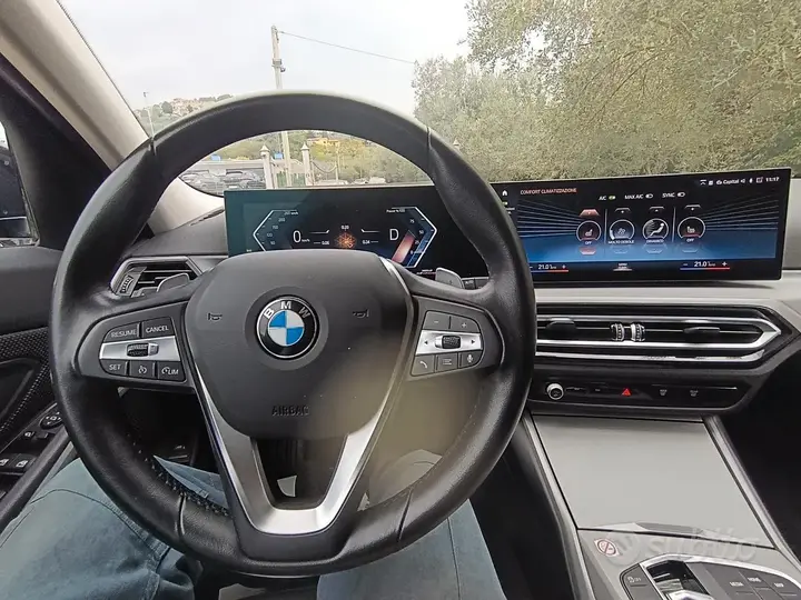 BMW 318I 2024 photo 2