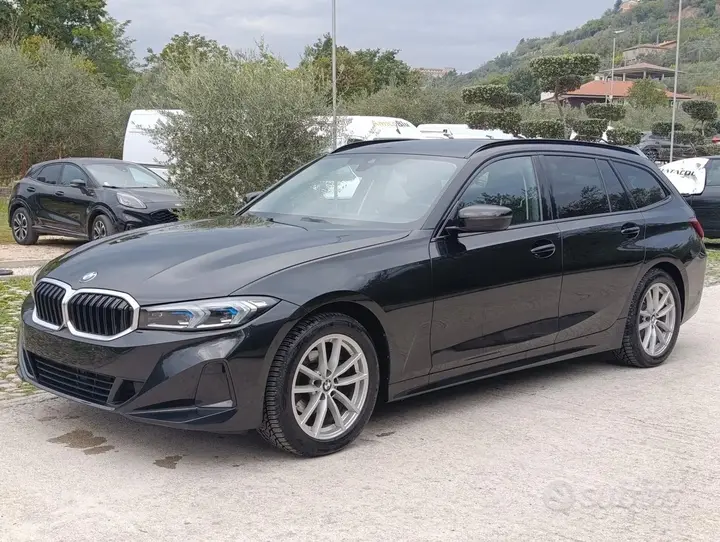 BMW 318I 2024 photo 4