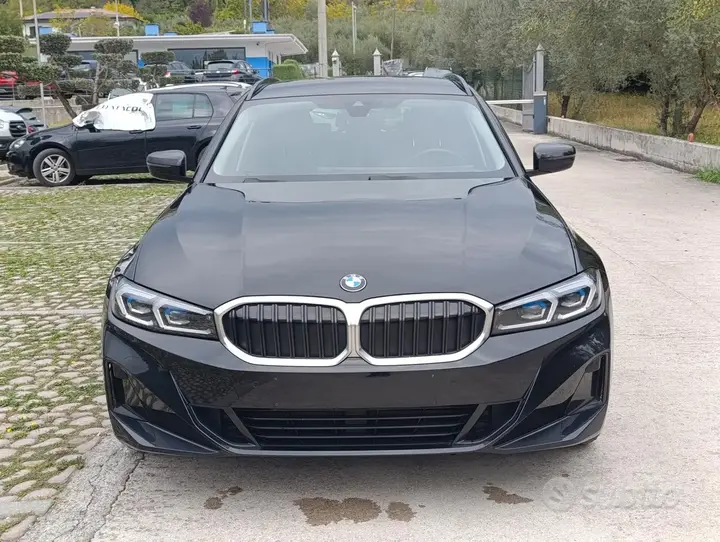 BMW 318I 2024 photo 3