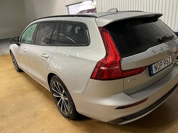 Volvo V60 2023 photo 4