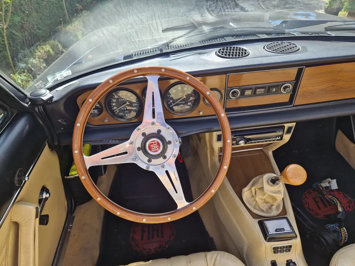 Fiat 124 Spider 1981 photo 3