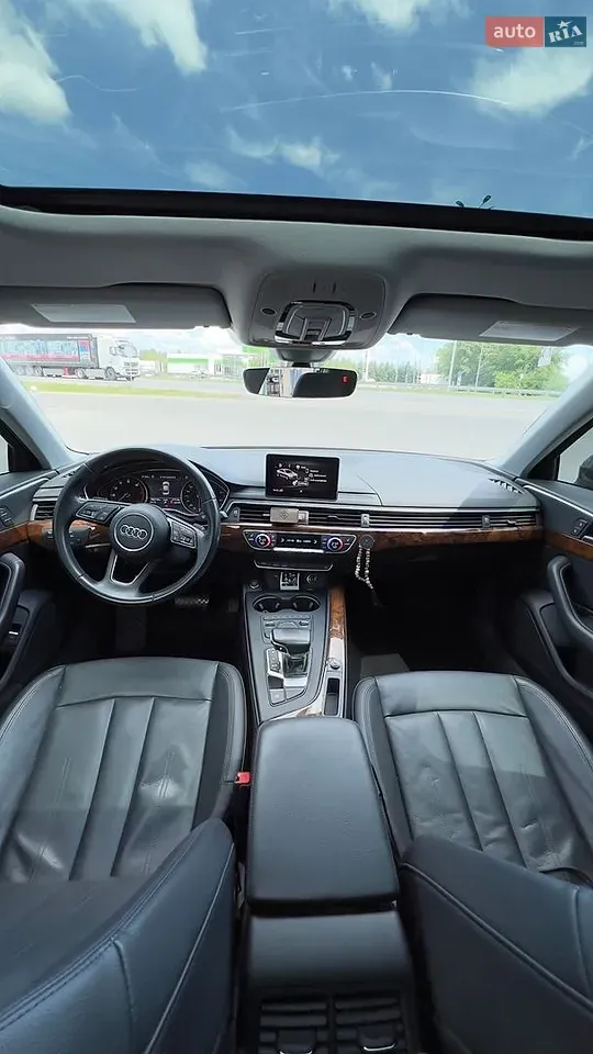 Audi A4 2018 photo 4