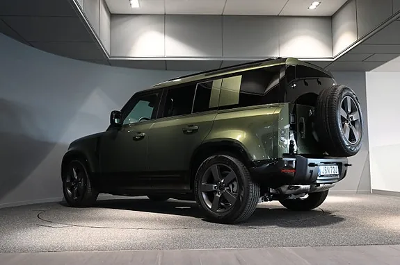 Land Rover Defender 110 2025 photo 4