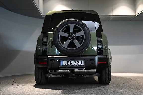 Land Rover Defender 110 2025 photo 5