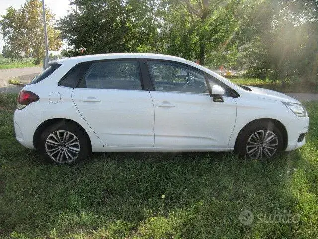 Citroen C4 2016 photo 2
