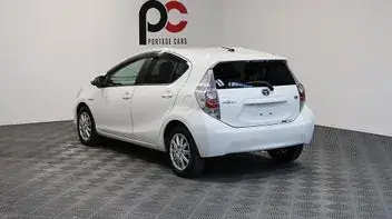 Toyota Aqua 2013 photo 5