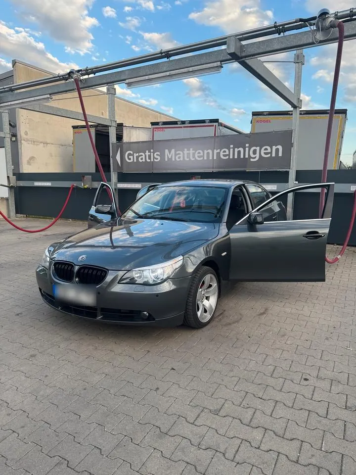 BMW E60 525I