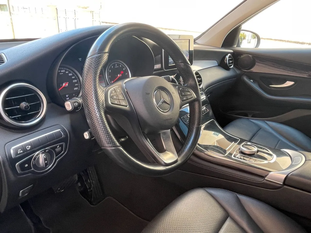 Mercedes-Benz Glc 2018 photo 5
