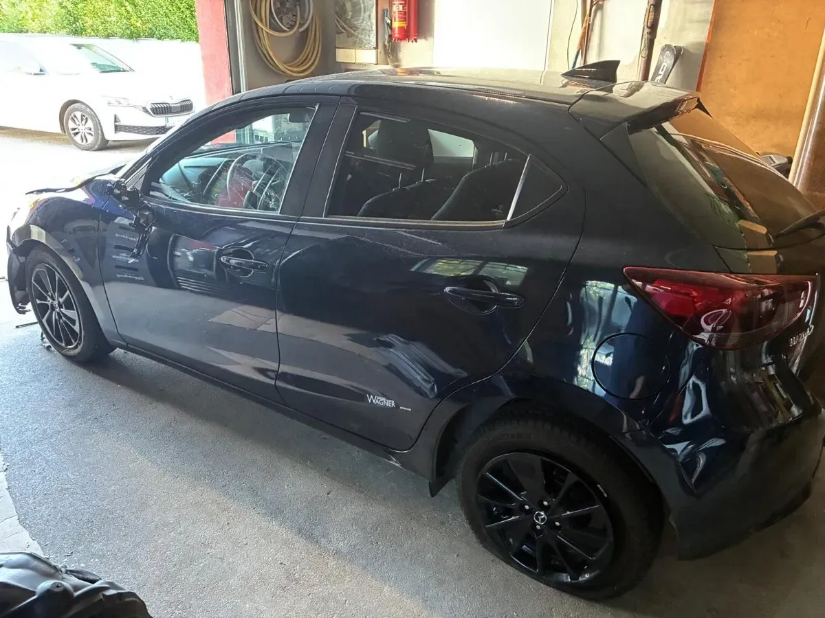 Mazda Mazda2 2024 photo 3