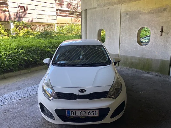 Kia Rio 2012 photo 2