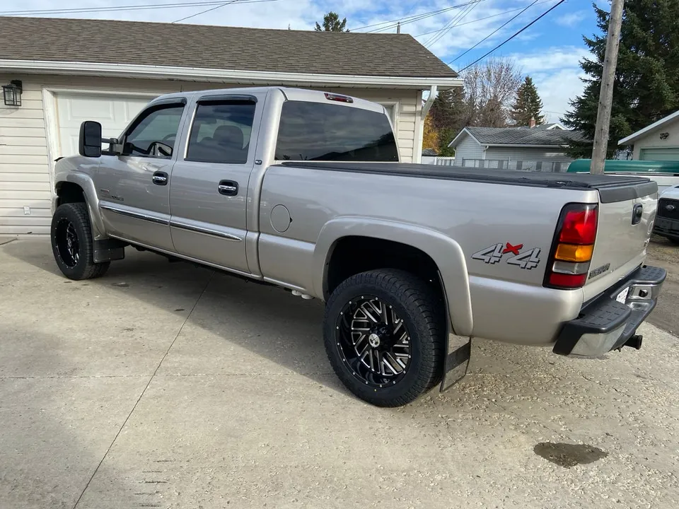 GMC Sierra 2500Hd 2005 photo 3