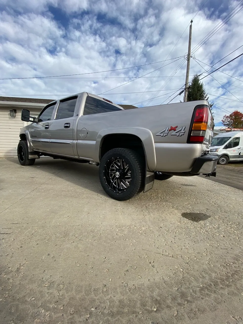 GMC Sierra 2500Hd 2005 photo 2