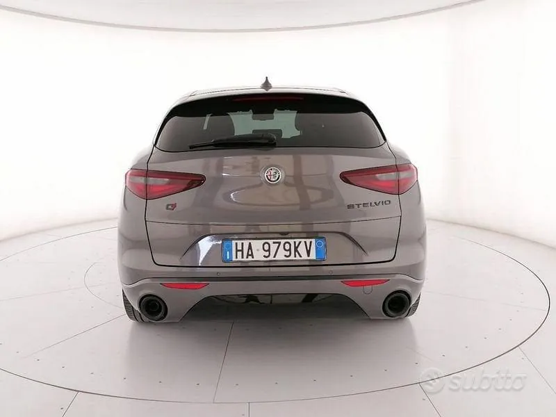 Alfa Romeo Stelvio 2022 photo 4