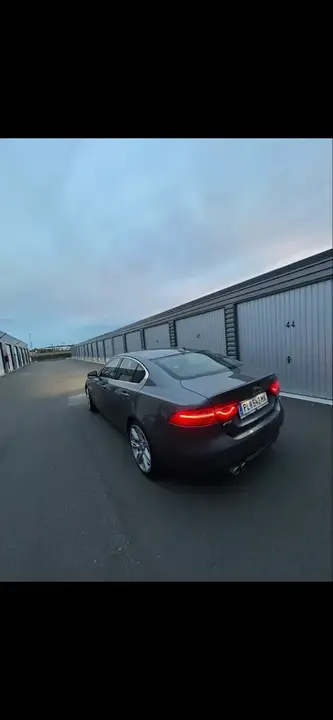 Jaguar Xe 2016 photo 3