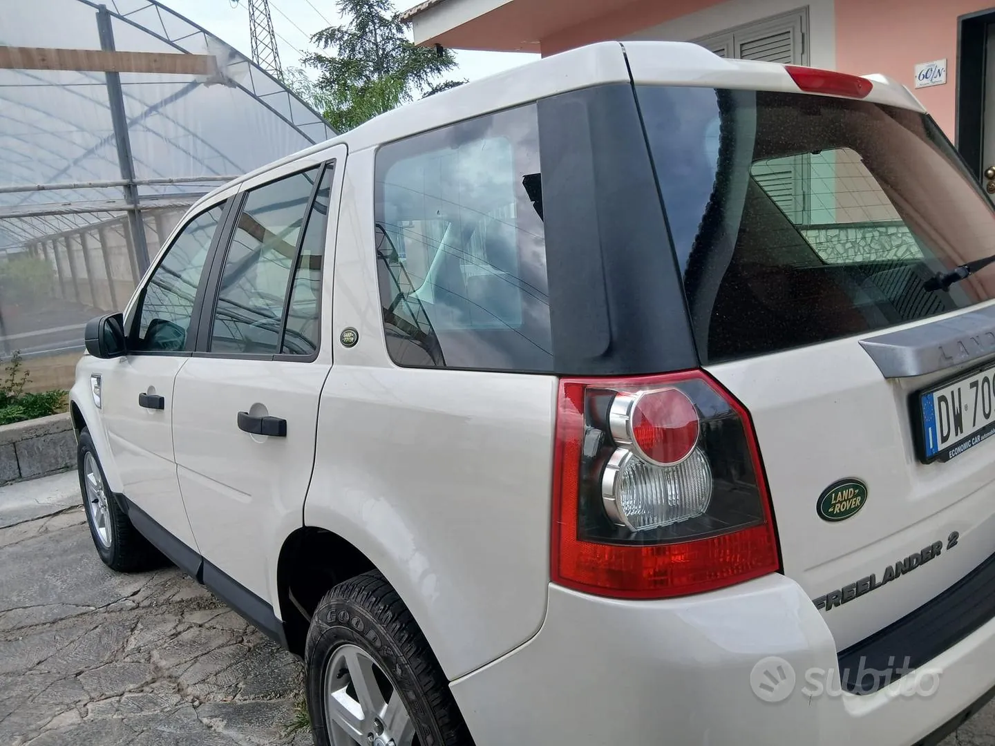 Land Rover Freelander 2 2009 photo 2
