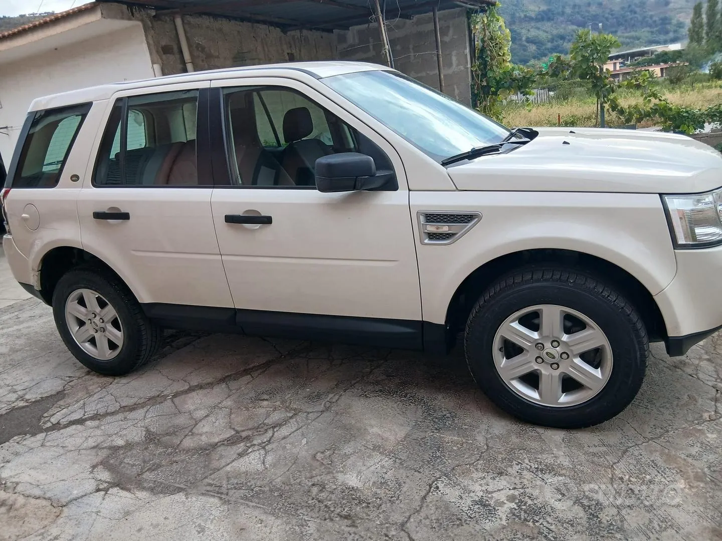 Land Rover Freelander 2