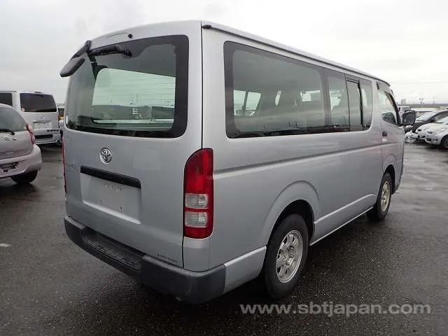 Toyota Regius Ace 2004 photo 4