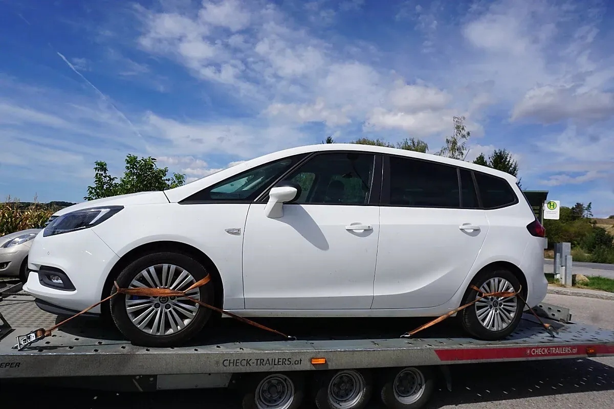 Opel Zafira 2018 photo 2