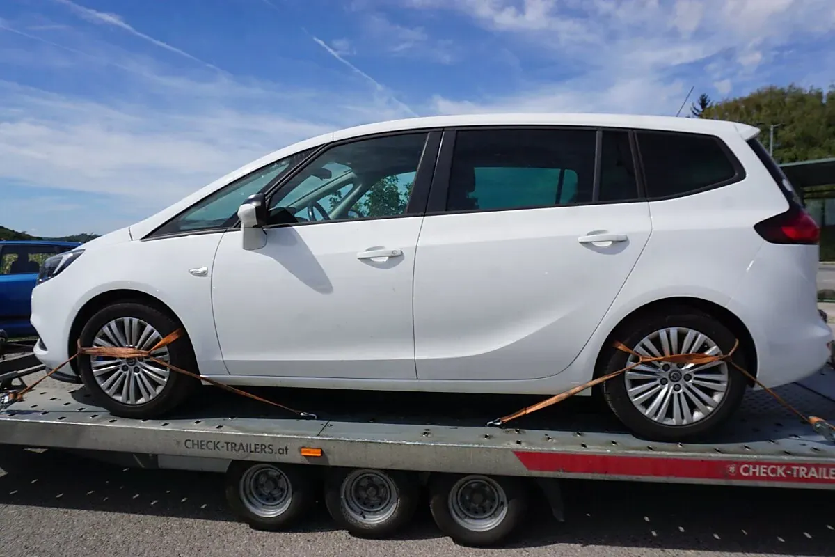 Opel Zafira 2018 photo 3